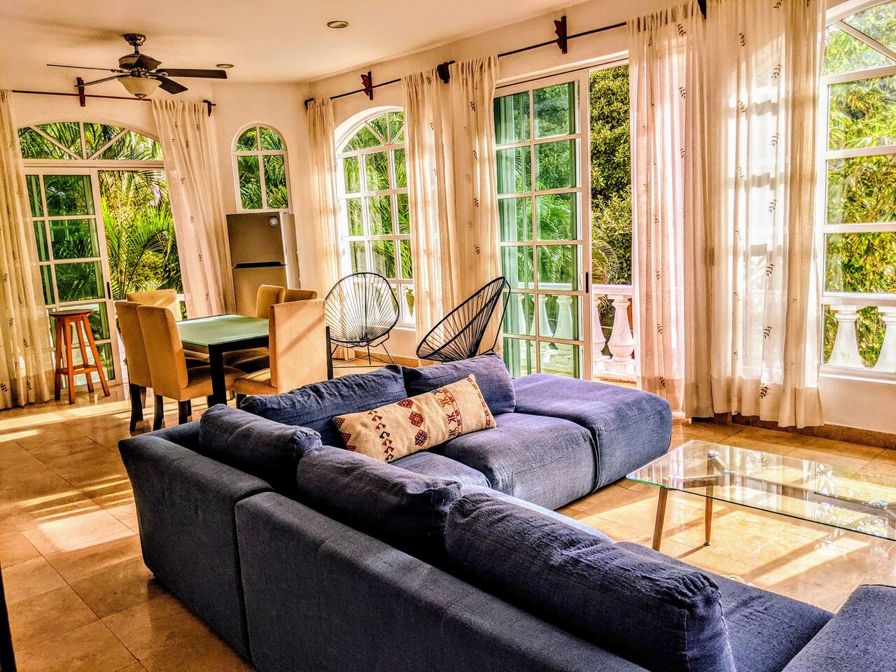 Group Castillo: Pool and Walk to Beach Sleep 16