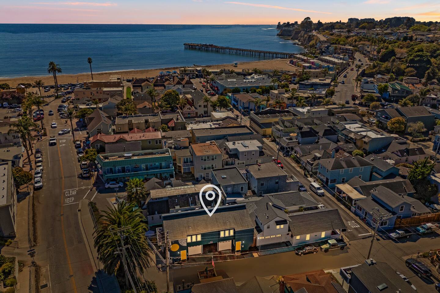 Heart of Capitola Village★Parking★King Bed★Pets Ok