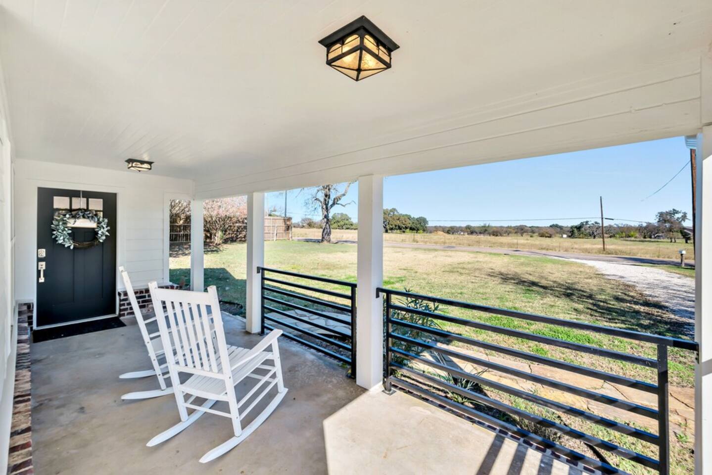 Nice & Quiet Just Minutes From Magnolia