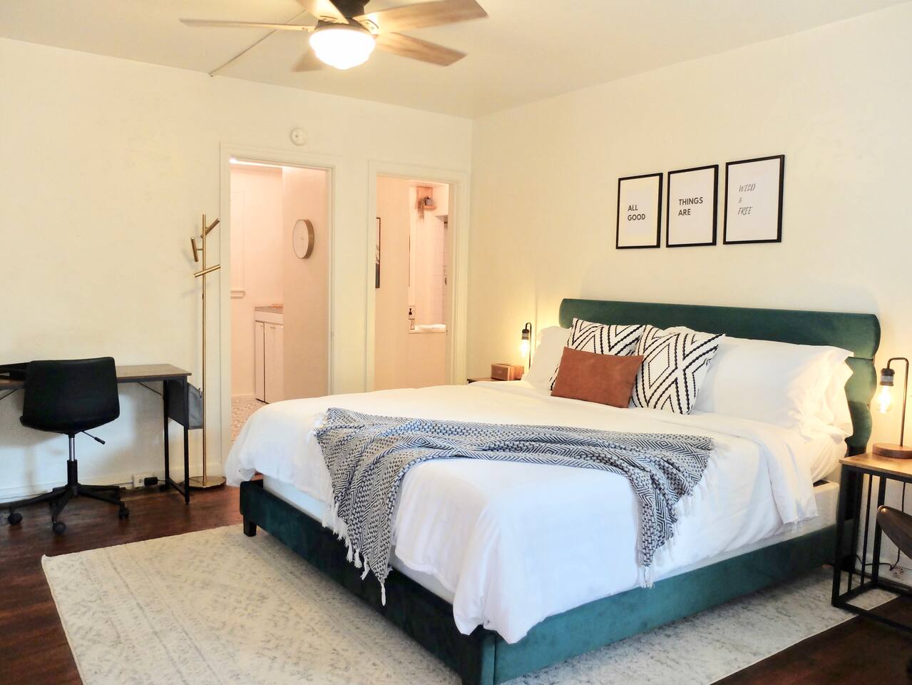 #3 Historic 1930’s studio | King Bed | Kitchenette