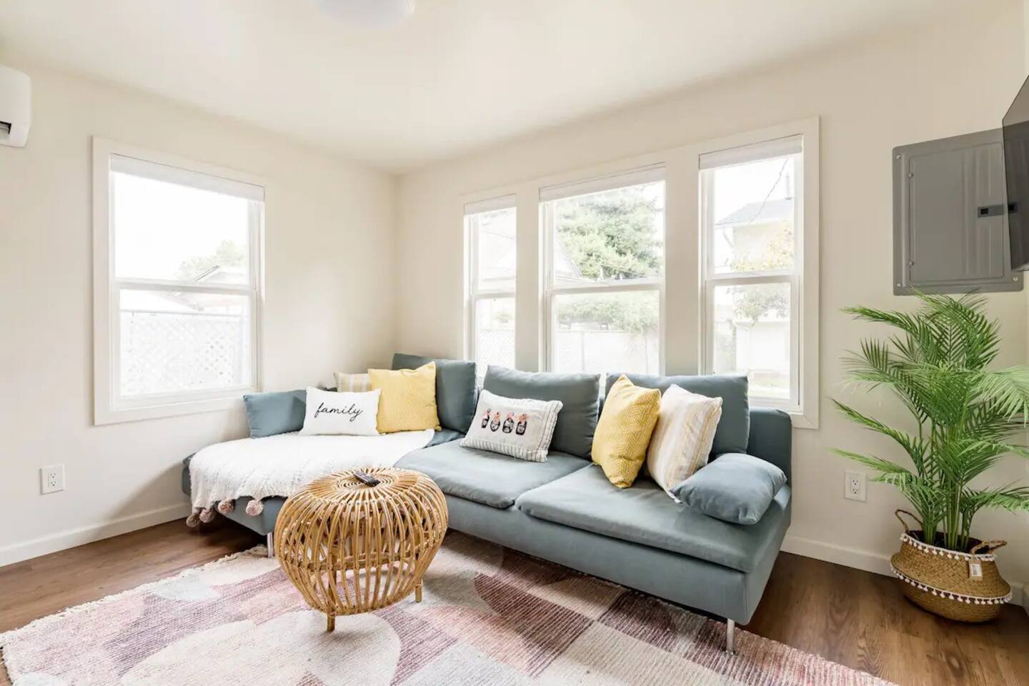 Beacon Hill - 2 bed 1 bath - Charming guest cottage w/yard