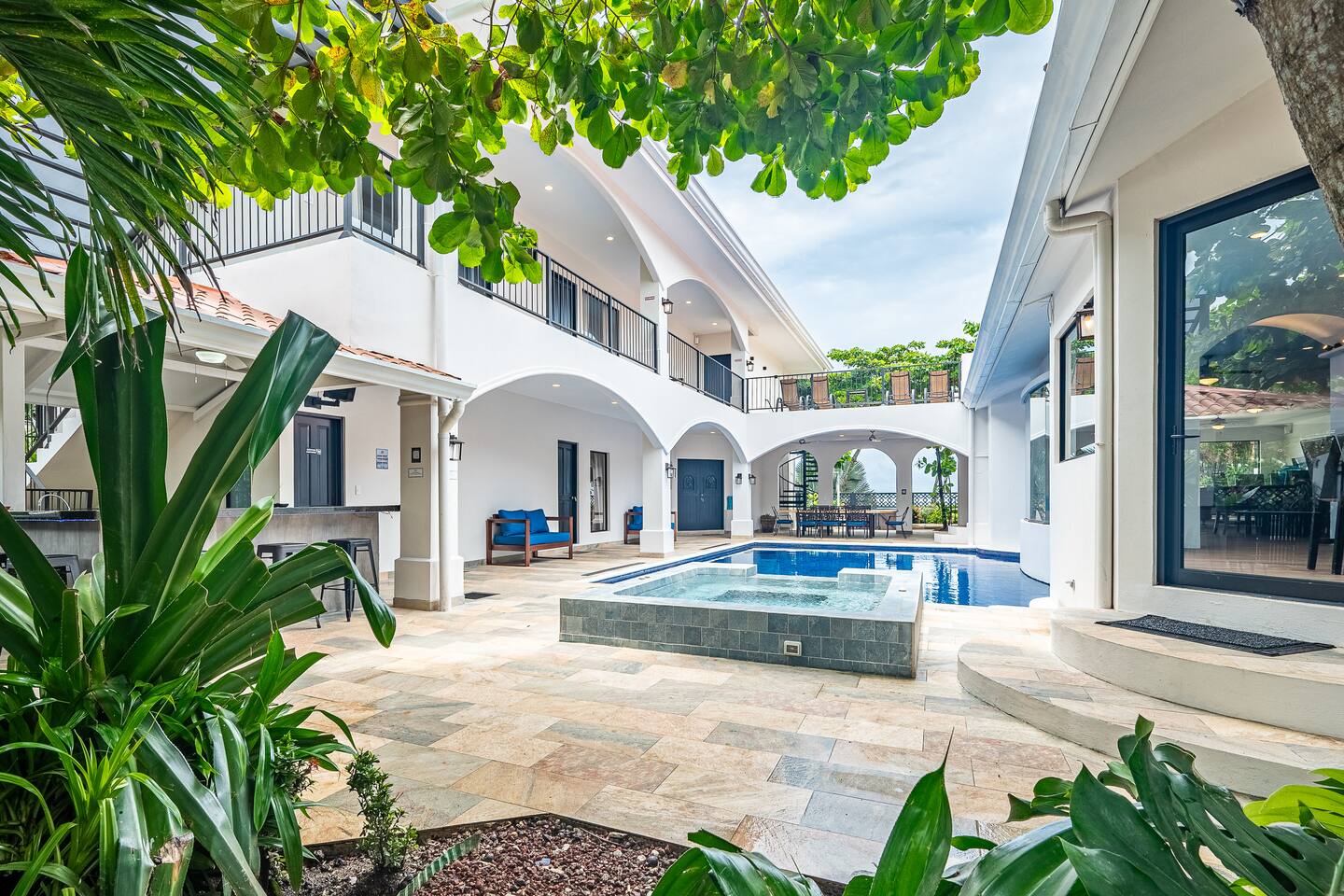 BEACH FRONT VILLA 11 Bedrooms Casa Playa Del Rey