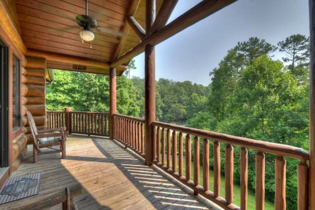 1 mile to Blue Ridge Lake, Hot Tub, Fire Pit, Pets