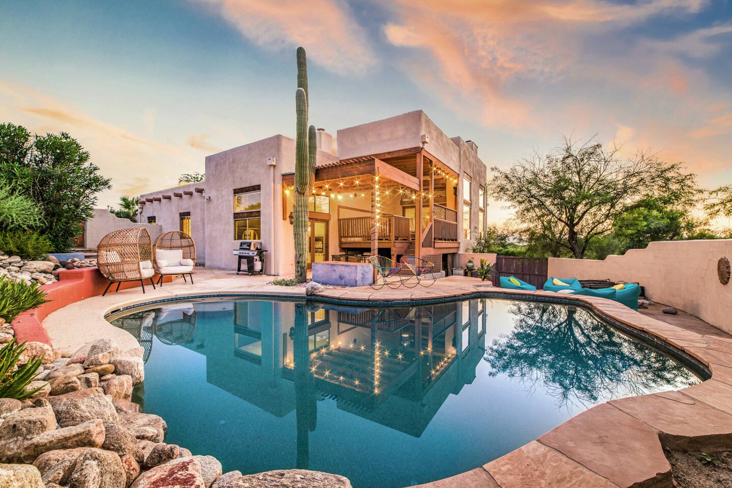 Entertainment Paradise: Private Pool, Games & More