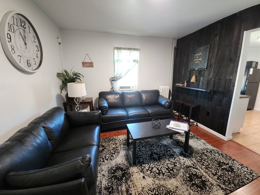 Cozy Apartment- Quick Walk to Boardwalk and Casinos