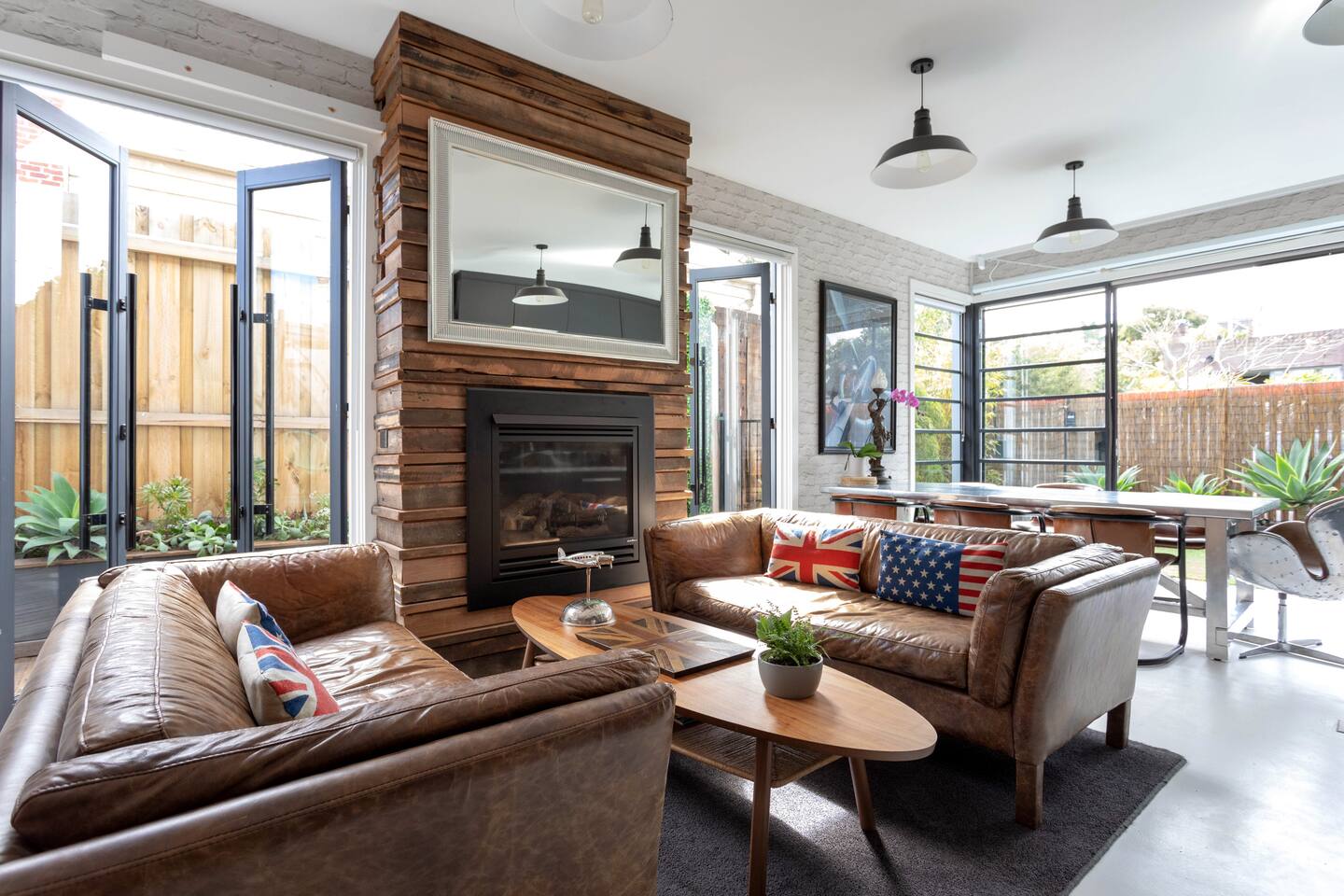 Kings Domain @ House of Windsor by Ready Set Stay