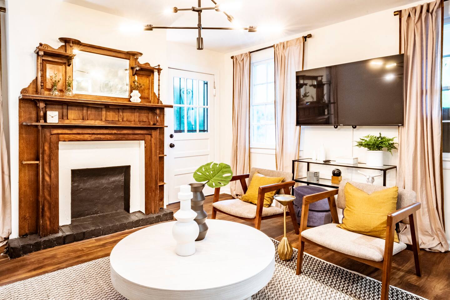 212 E Waldburg - Unit A