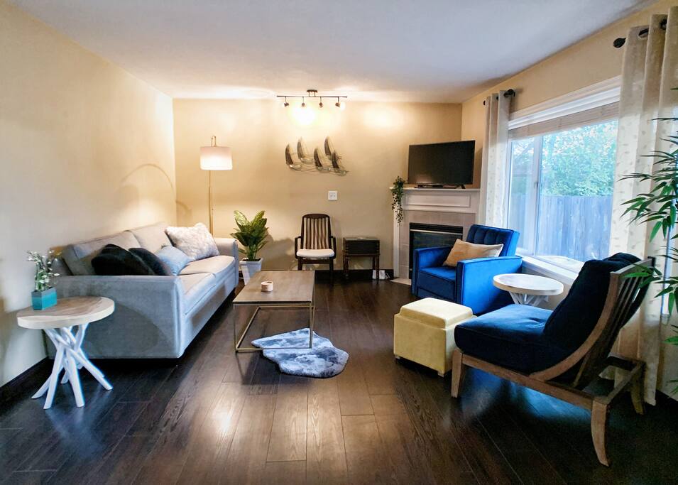 Modern Meets Vintage - 3Bed/2.5Bath in Bethany