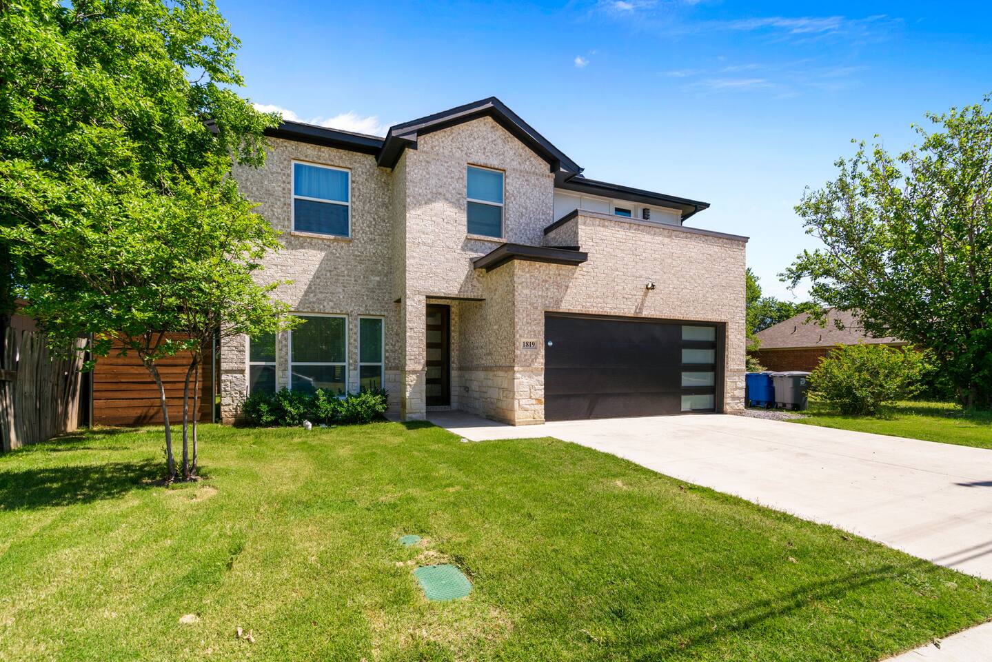 Modern Rustic Farmhouse in the Heart of Dallas