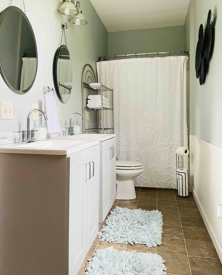 Leaning House of Haynie A | 2BD/1BA Trendy Apt