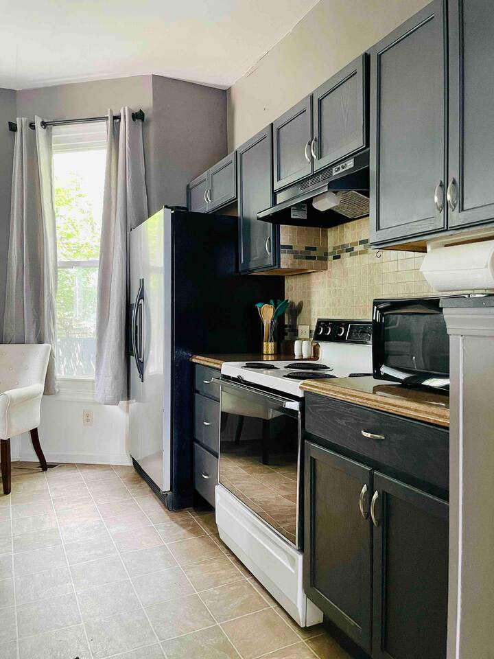 Leaning House of Haynie A | 2BD/1BA Trendy Apt