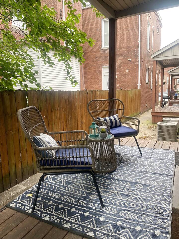 Color Pop Casa | 2BR/1BA Townhome near Ford Center