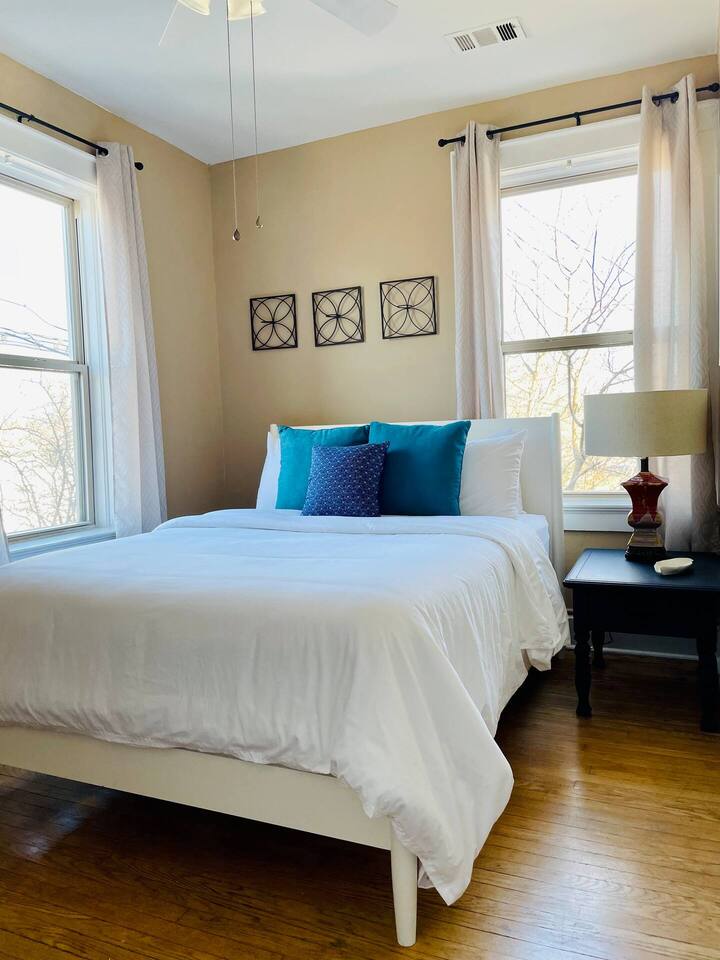 Color Pop Casa | 2BR/1BA Townhome near Ford Center