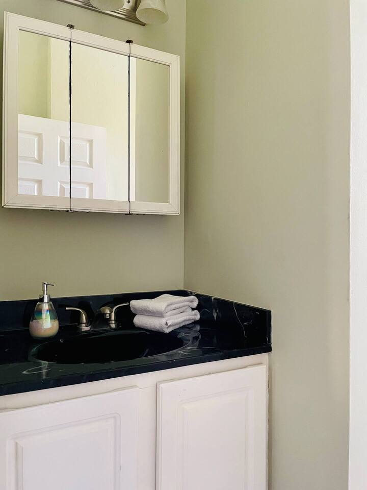 Color Pop Casa | 2BR/1BA Townhome near Ford Center