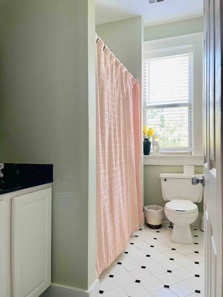 Color Pop Casa | 2BR/1BA Townhome near Ford Center