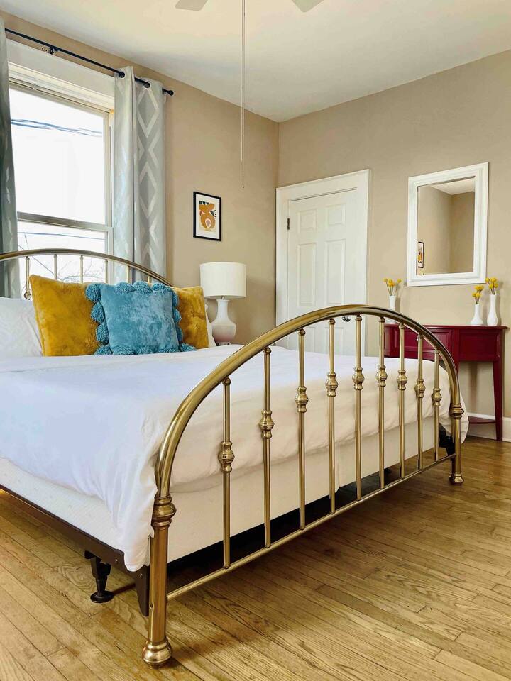 Color Pop Casa | 2BR/1BA Townhome near Ford Center