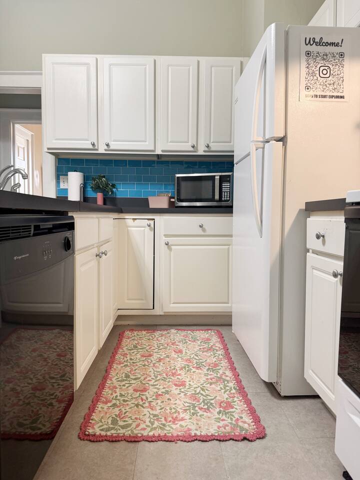 Color Pop Casa | 2BR/1BA Townhome near Ford Center