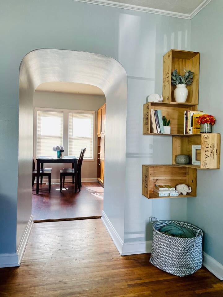 Green Roof Inn | 2BD/1BA Centrally Located Home photo 3