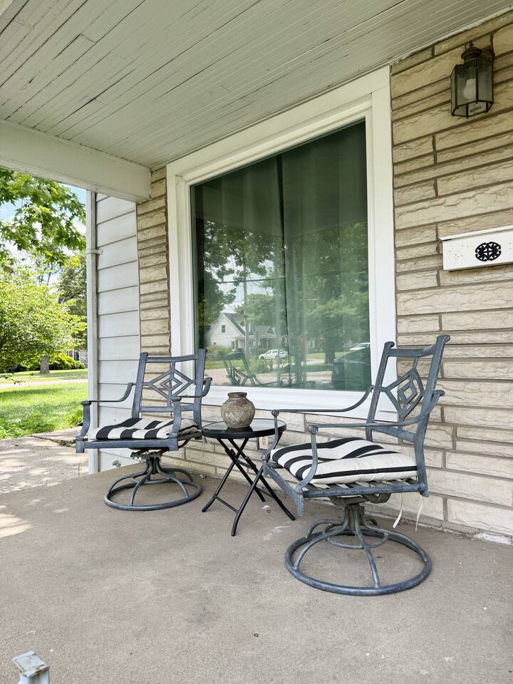 Green Roof Inn | 2BD/1BA  Centrally Located Home