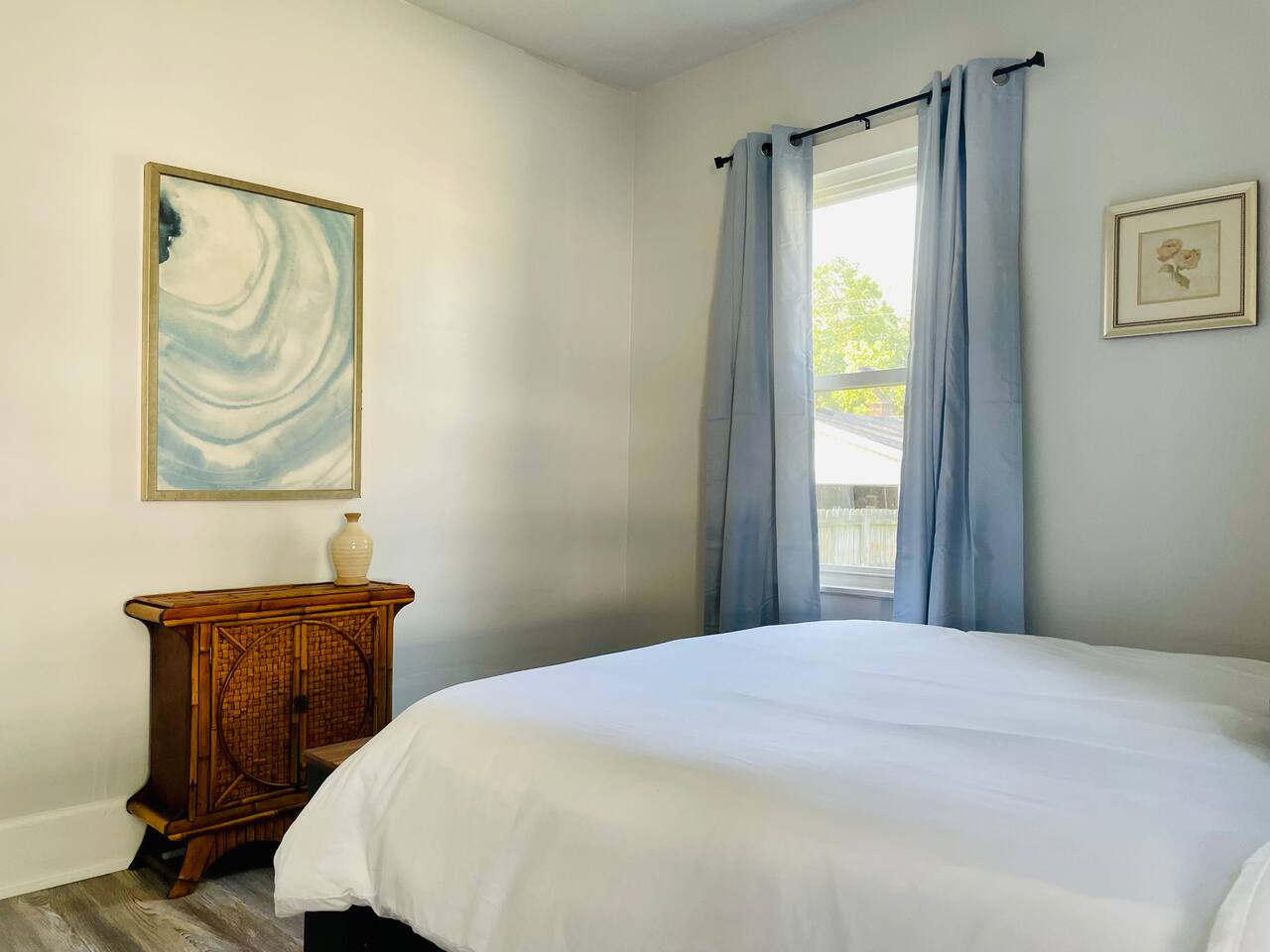 The Chic Shack / Centrally Located 2BR/1BA Home