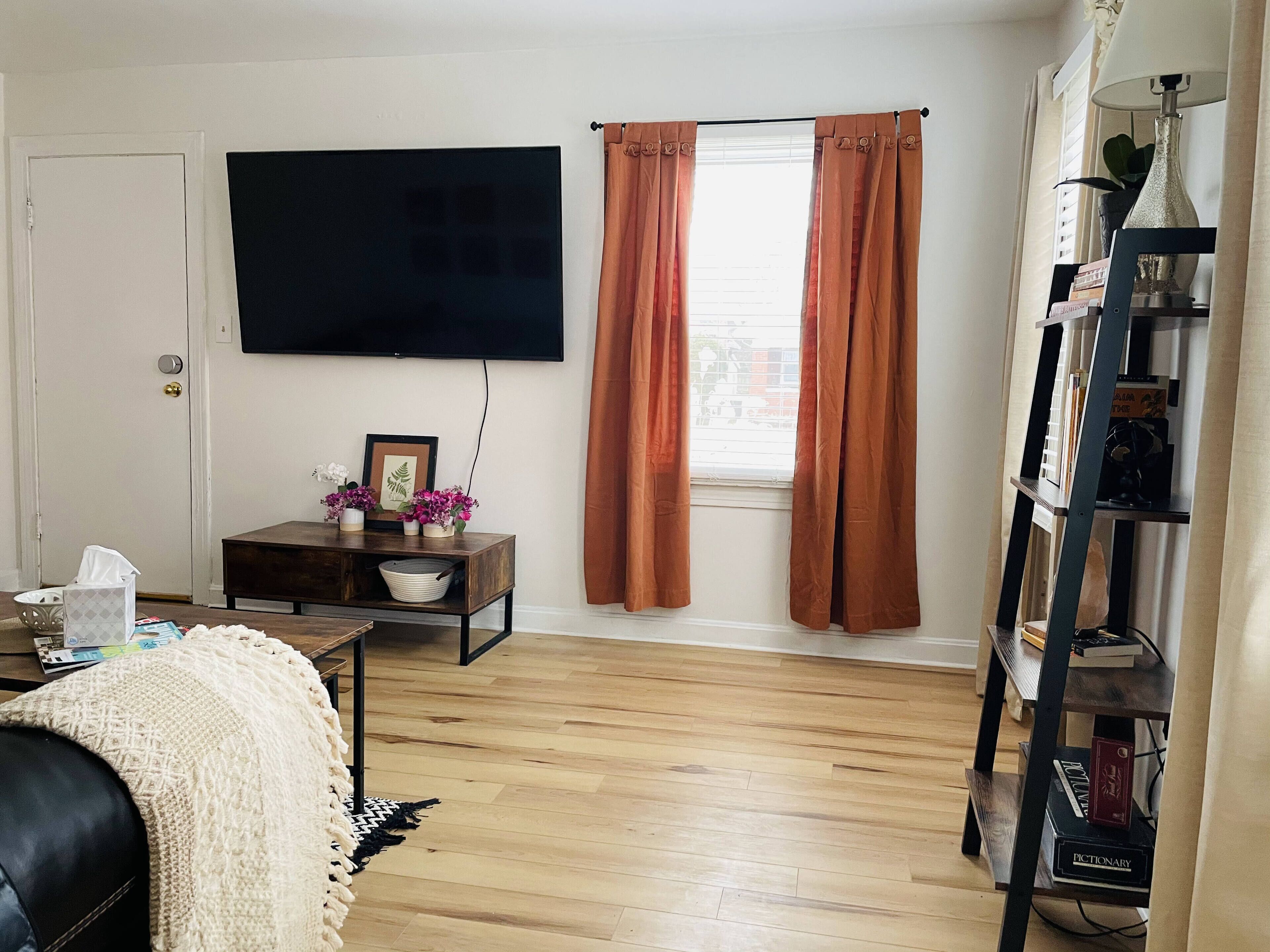 River City Retreat |KING 1BD/1BA Stylish Apt
