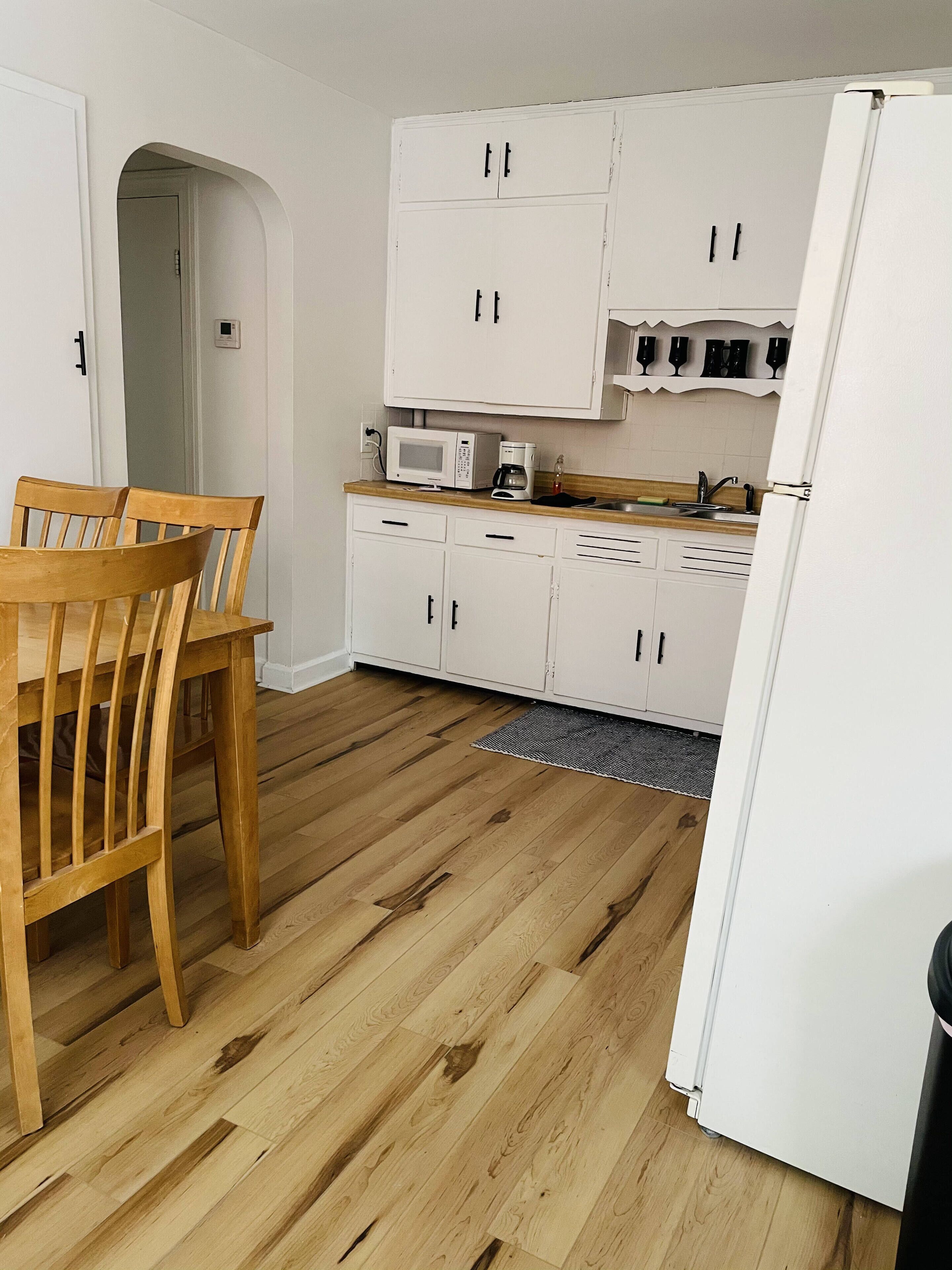 River City Retreat |KING 1BD/1BA Stylish Apt