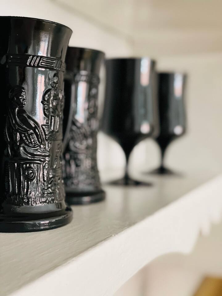 River City Retreat |KING 1BD/1BA Stylish Apt