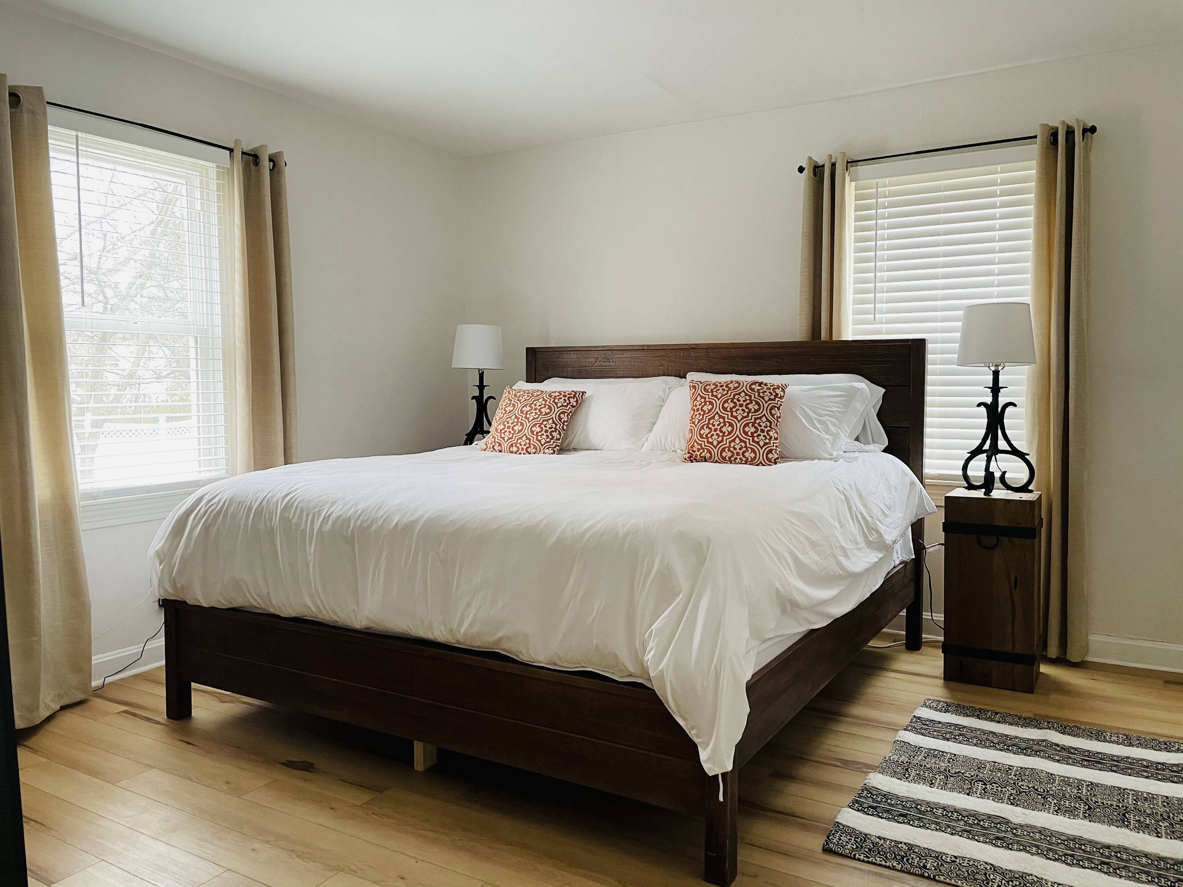 River City Retreat |KING 1BD/1BA Stylish Apt