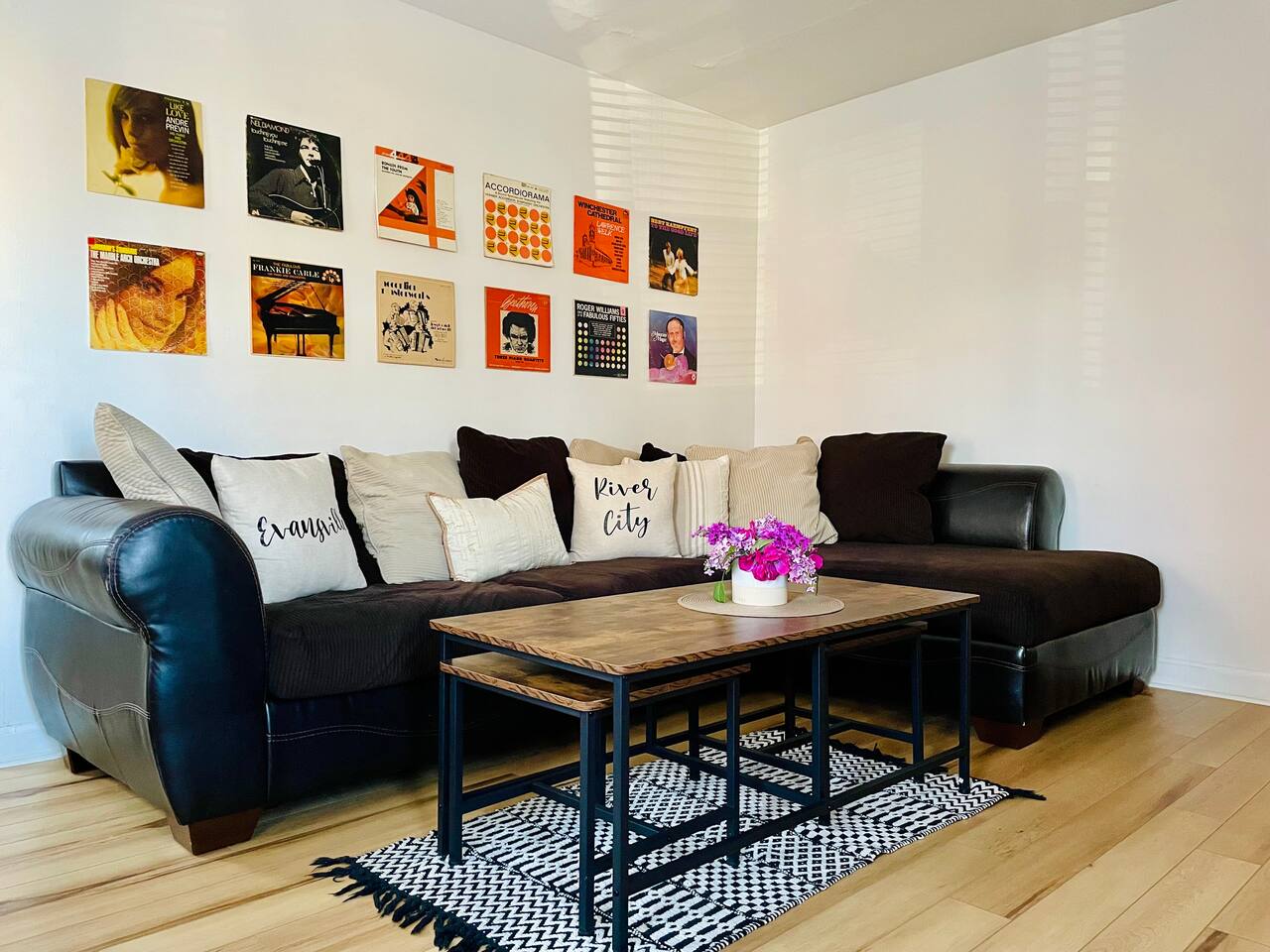 River City Retreat |KING 1BD/1BA Stylish Apt