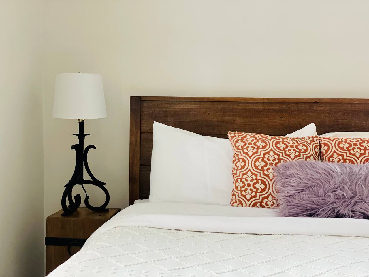 River City Retreat |KING 1BD/1BA Stylish Apt