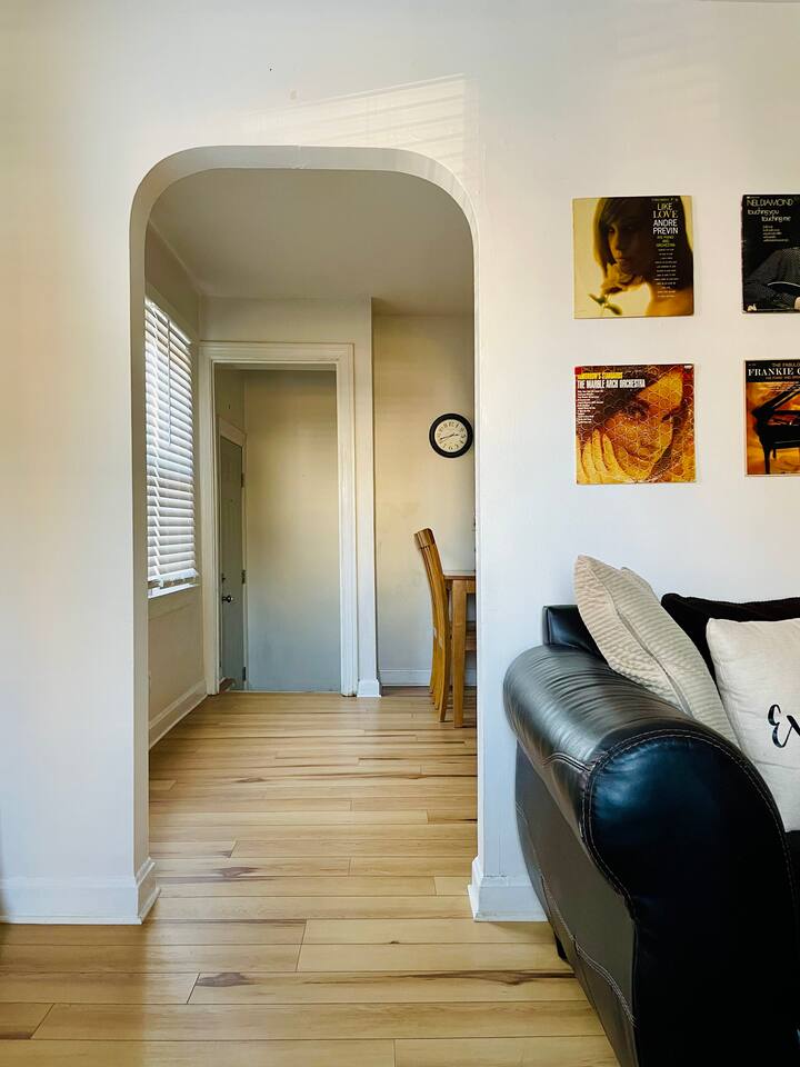 River City Retreat |KING 1BD/1BA Stylish Apt