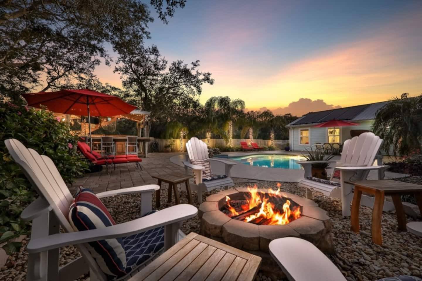 Island Retreat: Pool/Hot Tub/Tiki Bar/Close2Beach