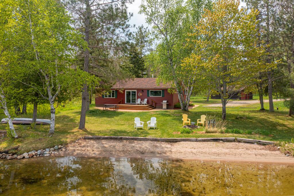 Burntside Cabin for Adventurers – Canoe Included