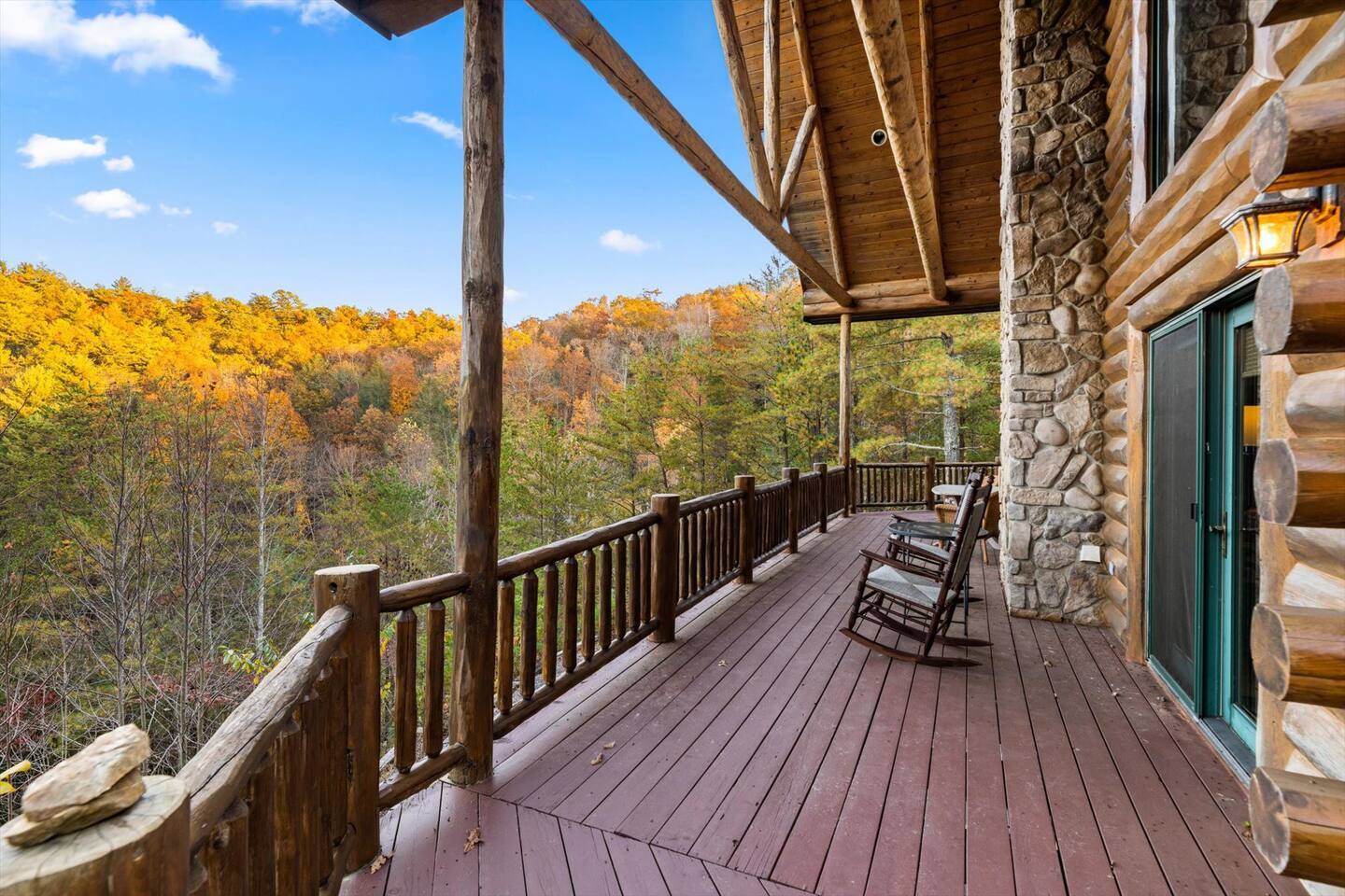 Quiet family getaway, views, 10min to pkwy + GSMNP