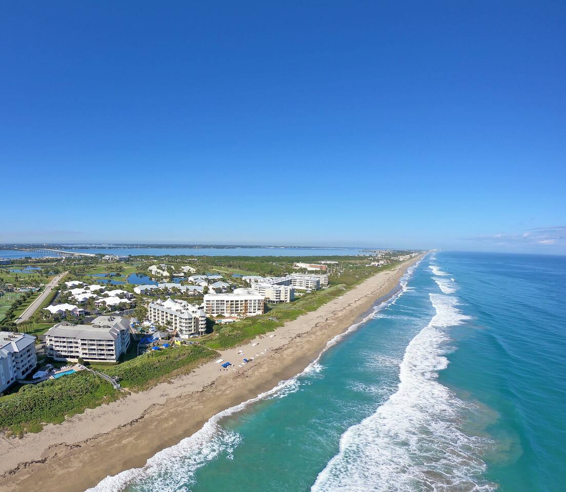 Beachfront in Paradise!