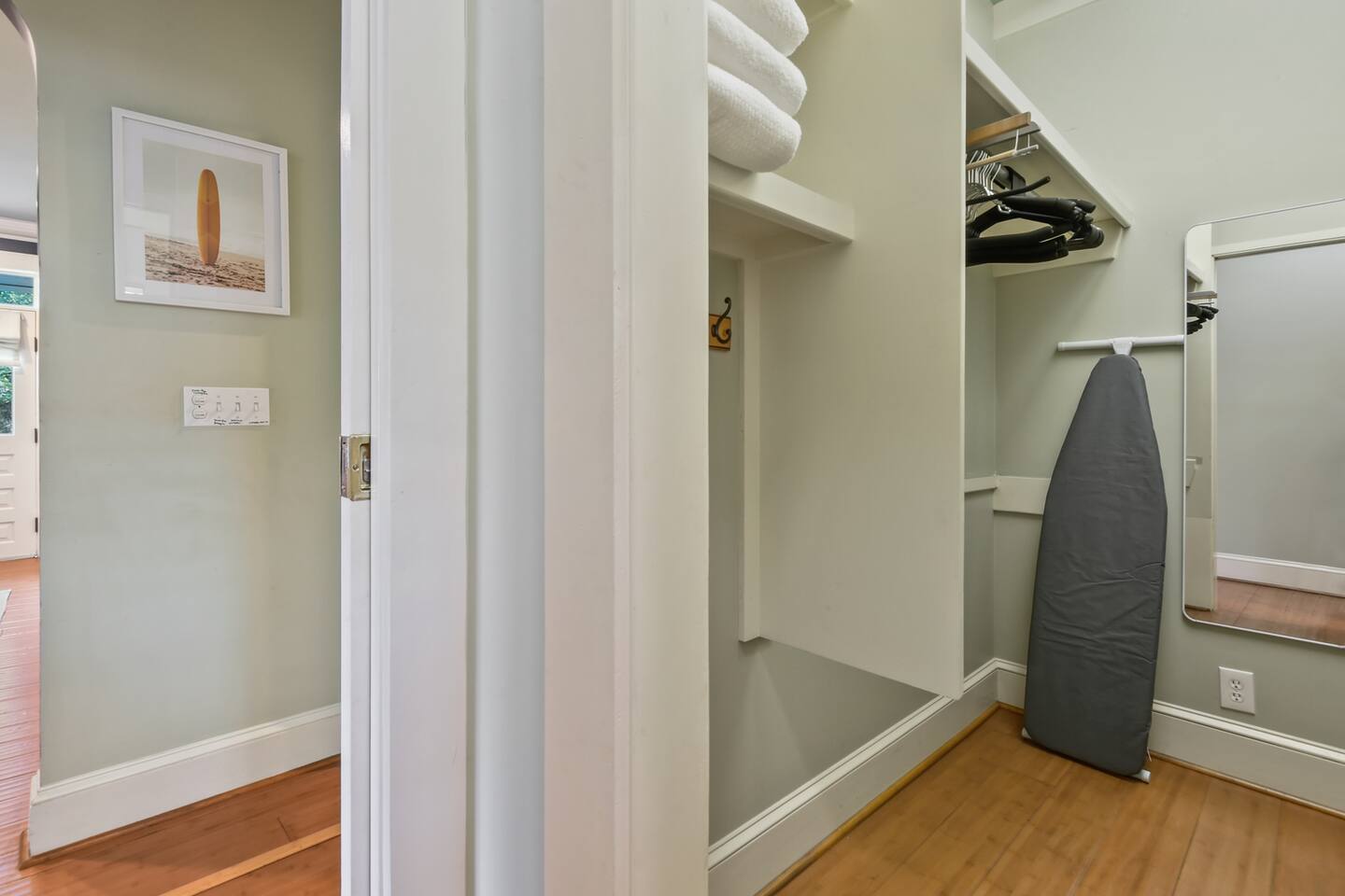 King bedroom 2 walk in closet area