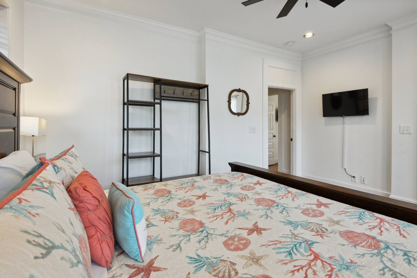 King bedroom 3