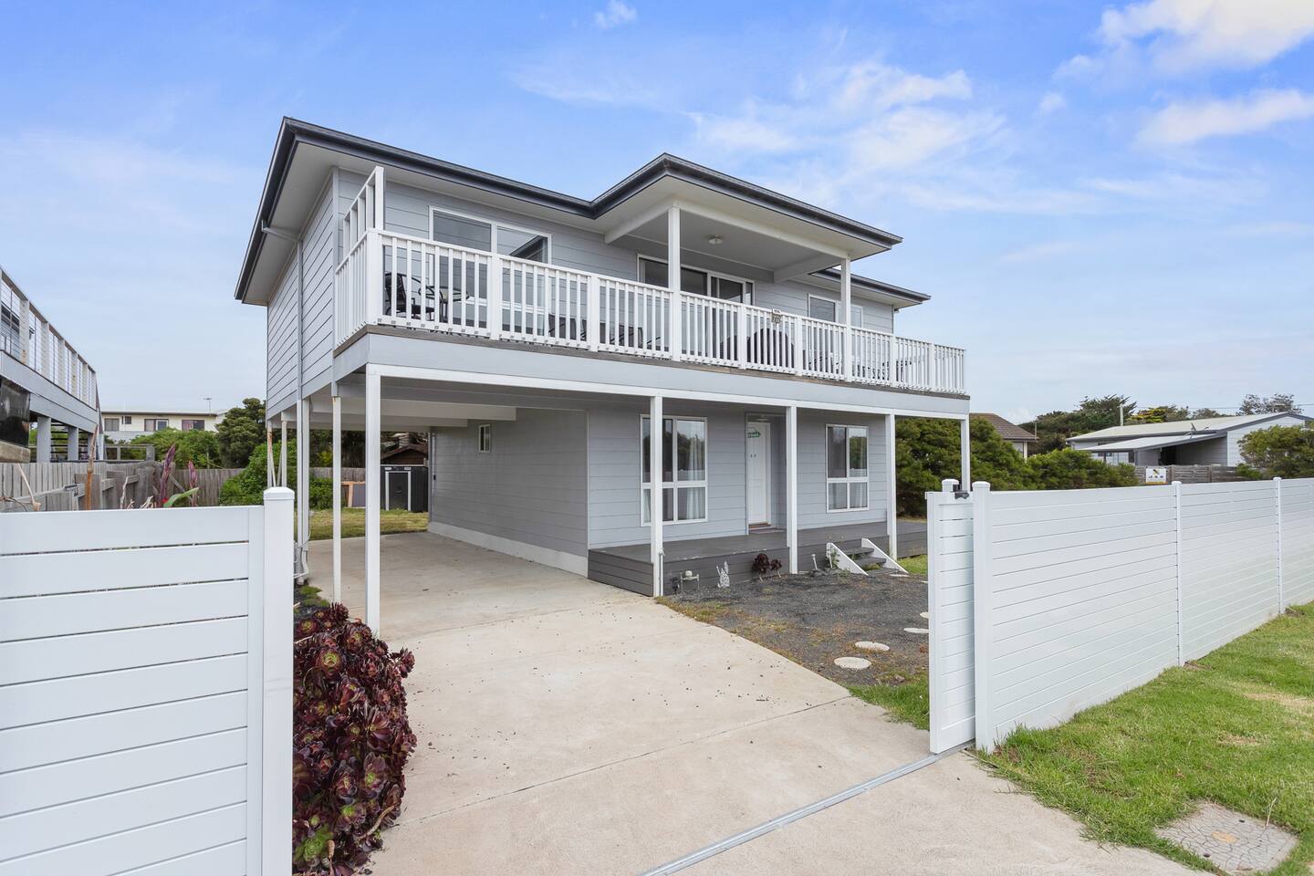 Ocean Pearl by Ready Set Stay