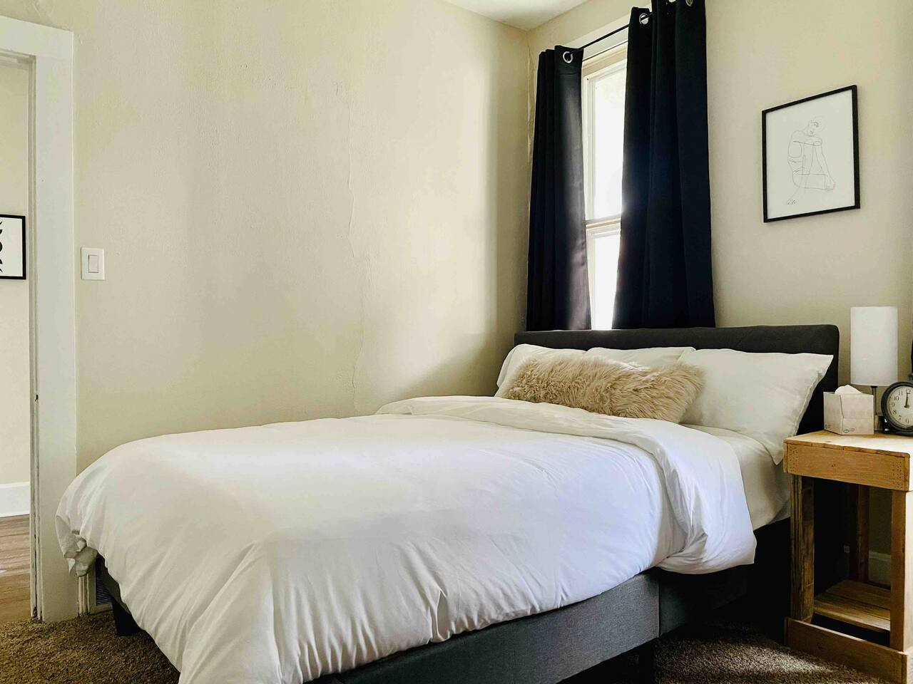 Abode à la Mode / Centrally Located 2BR/1BA Home