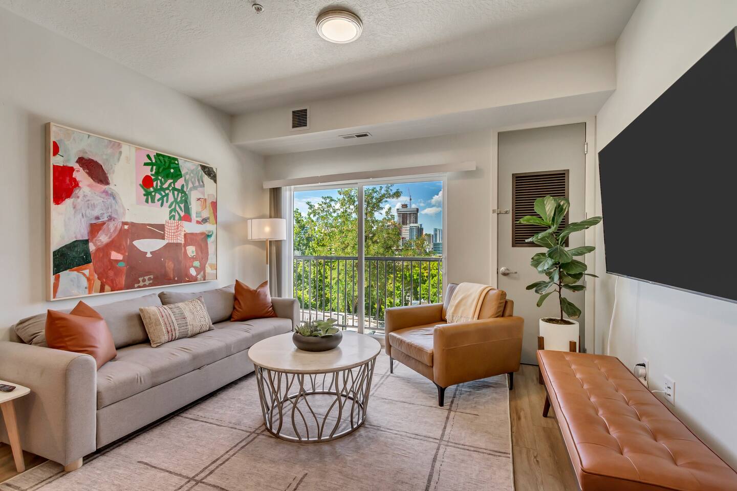 Downtown SLC 1BR/1BA King Suite + Sleeper + Gym