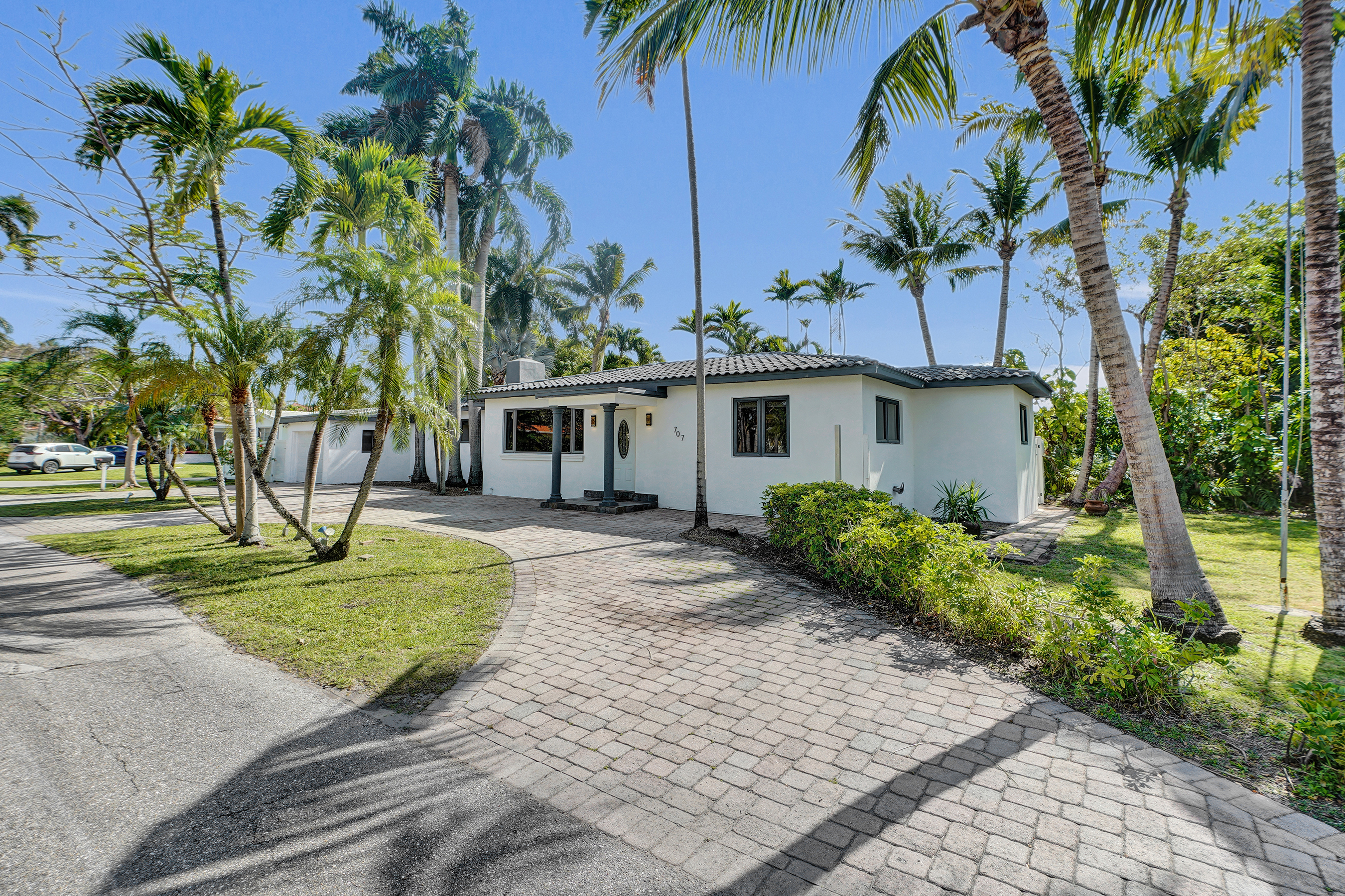 5| Near Beach & Downtown Hollywood |Short & Long Term ok