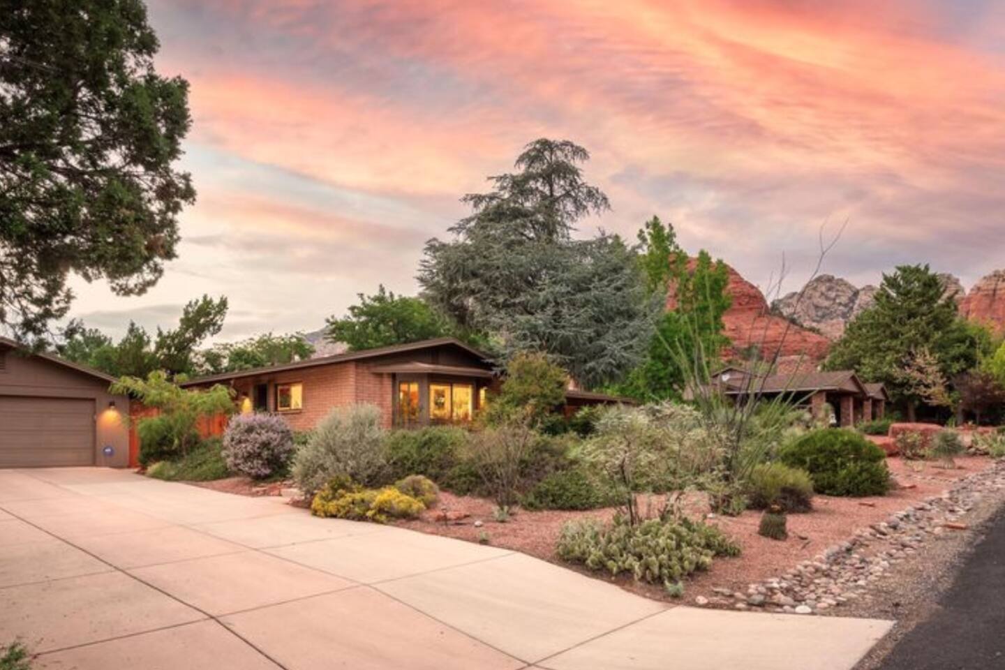 Amazing Views & Hiking, Hot Tub, Sedona Retreat!