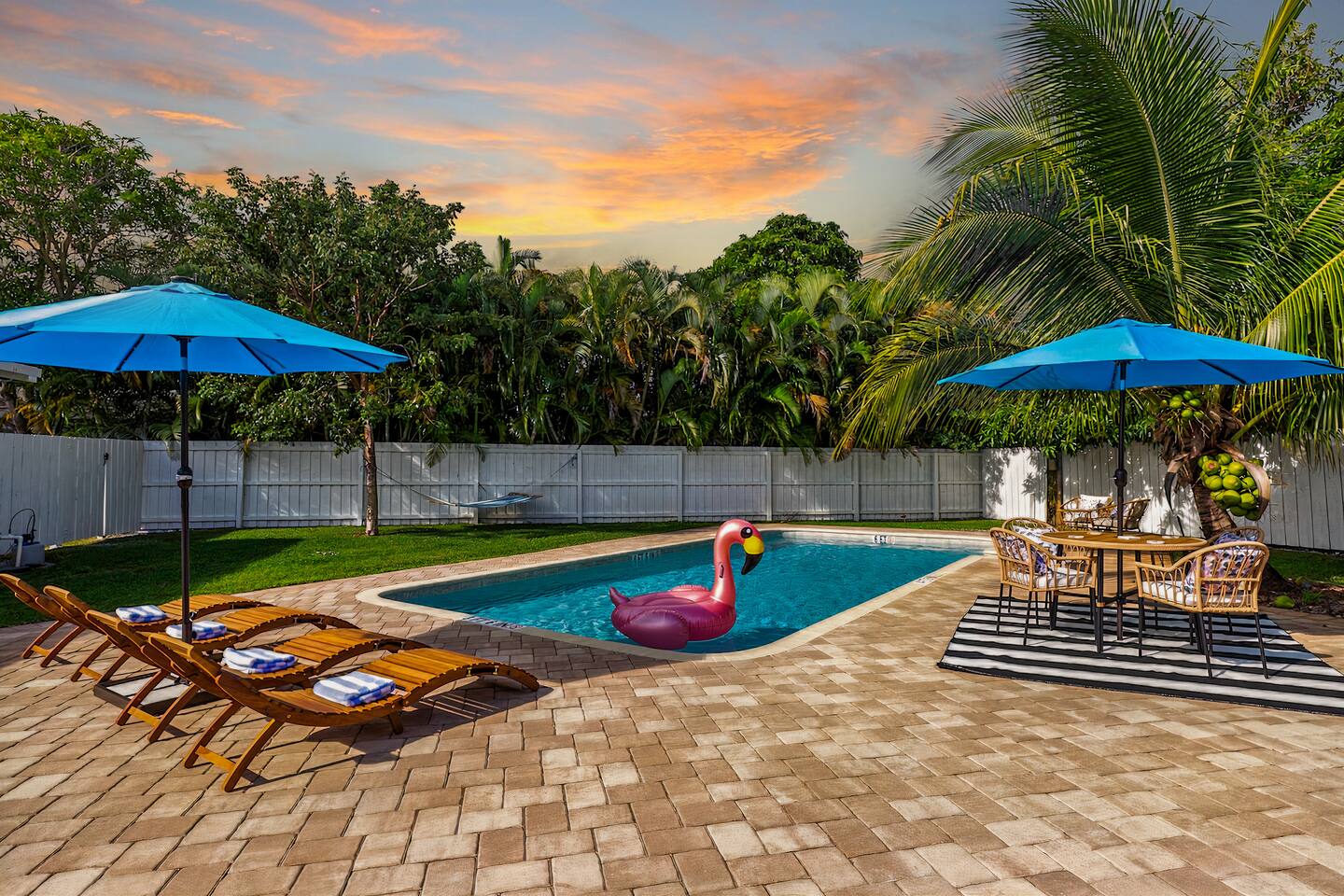 DWTN Delray Pool Home | FREE Beach Cabana service