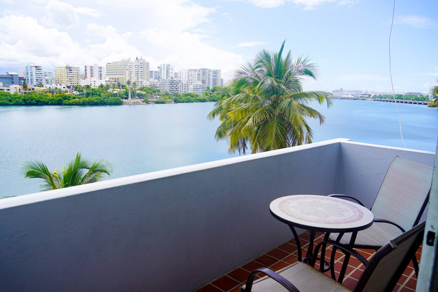 Priceless lagoon view apartment