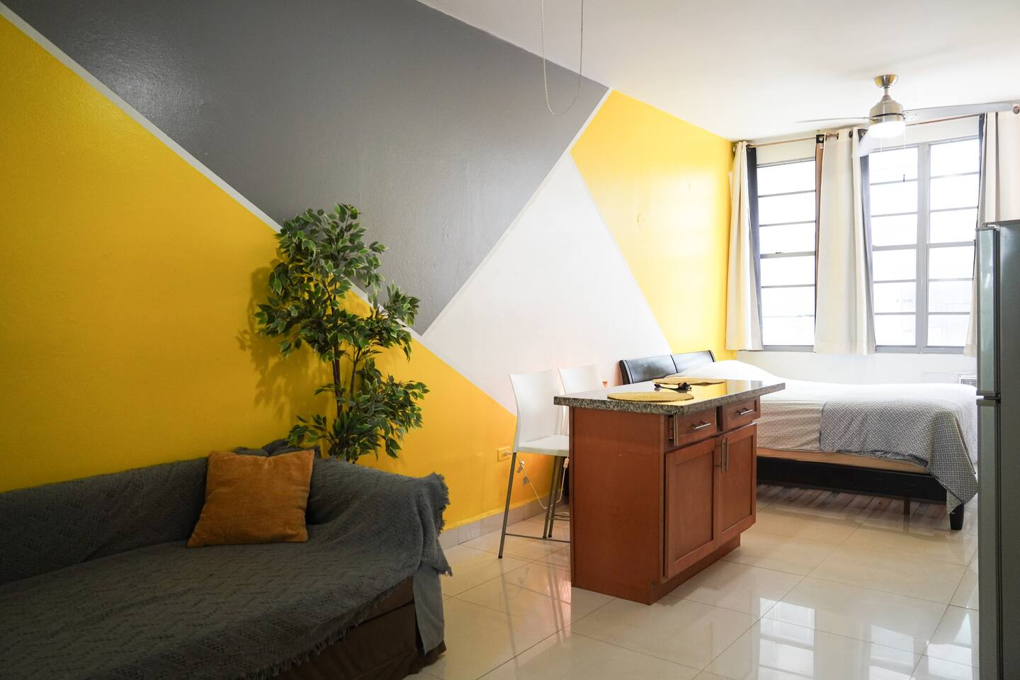 Sunrise Serenity Studio in Condado by Beach/Lagoon