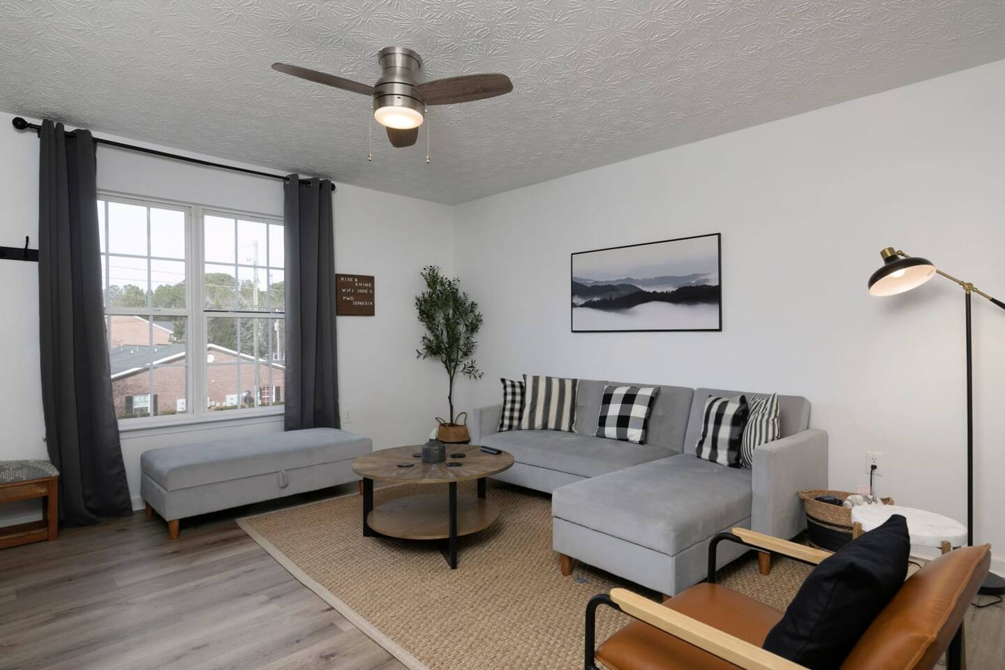 Modern Cozy 2 BR Farmhouse style Townhome with Two