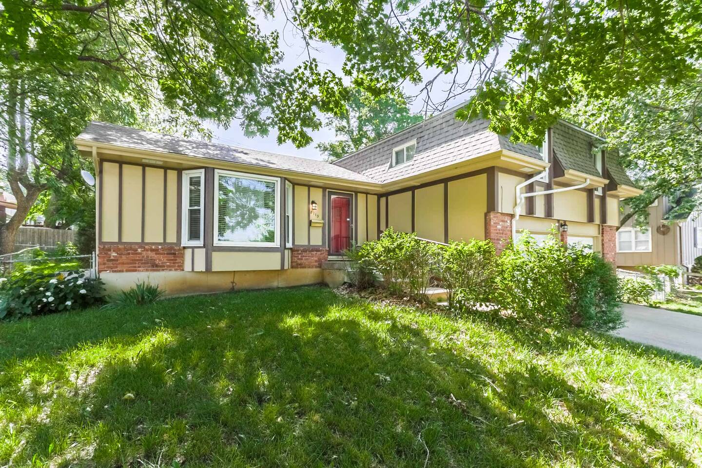 &Luxury single family house # 2 in Overland Park