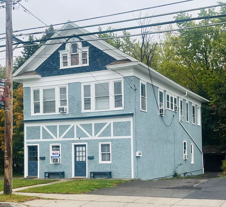 1st Class Rentals Munson Manor VI