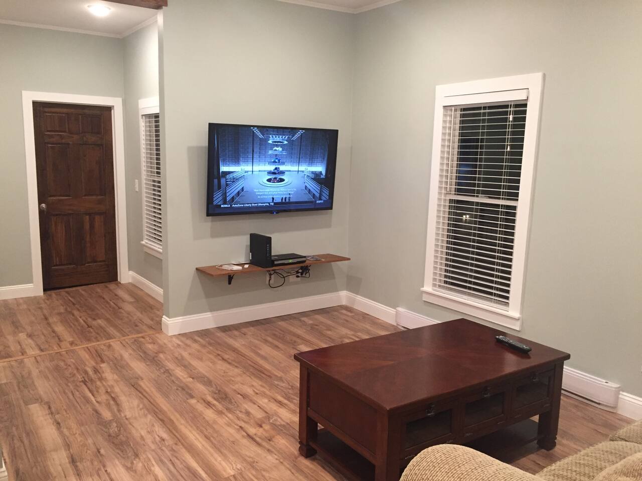 1st Class Rentals  3 Bedroom Apartment.