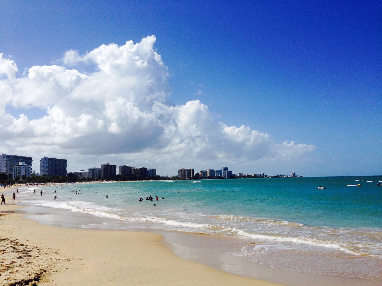 3BR Condo in Condado w/Parking, Steps to the Beach